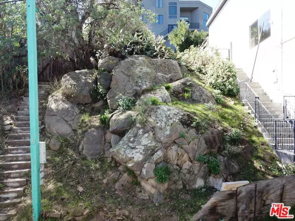 2925 N Park Center DR, Los Angeles, CA 90068