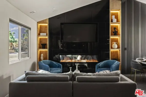 1170 E El Conquistador, Palm Springs, CA 92262