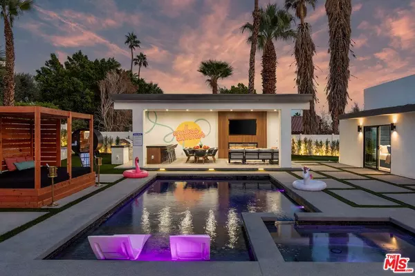1170 E El Conquistador, Palm Springs, CA 92262