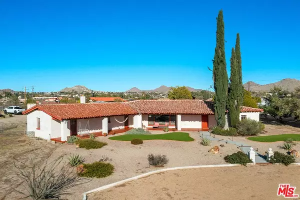 15617 Mondamon Rd, Apple Valley, CA 92307