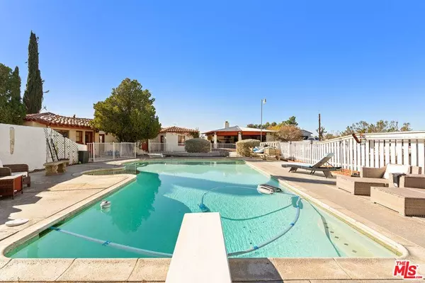 15617 Mondamon RD, Apple Valley, CA 92307