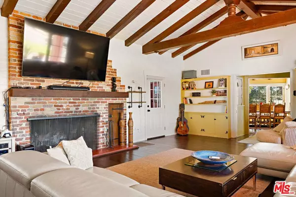 15617 Mondamon RD, Apple Valley, CA 92307