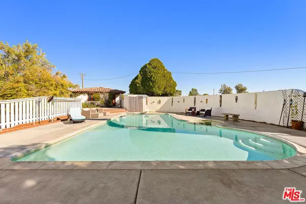 15617 Mondamon Rd, Apple Valley, CA 92307