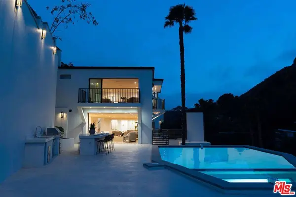 2256 Nichols Canyon RD, Los Angeles, CA 90046