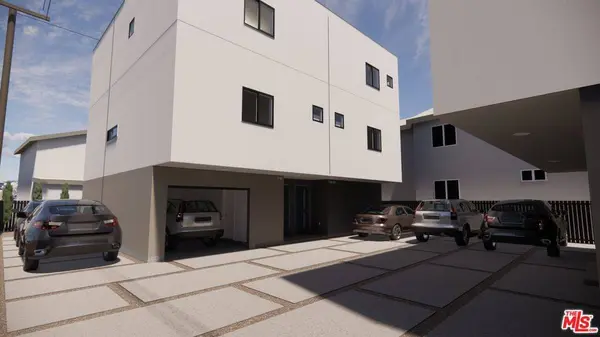 715 E 41st PL, Los Angeles, CA 90011