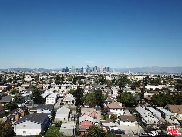 715 E 41st Pl, Los Angeles, CA 90011