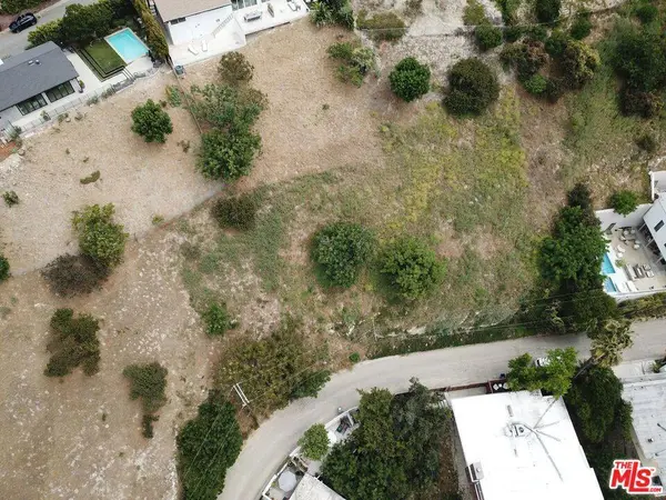 3734 N Oakfield DR, Sherman Oaks, CA 91423