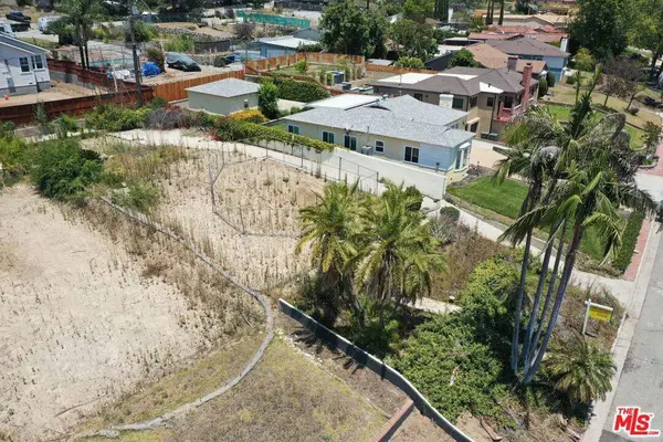 933 E Palm ST, Altadena, CA 91001
