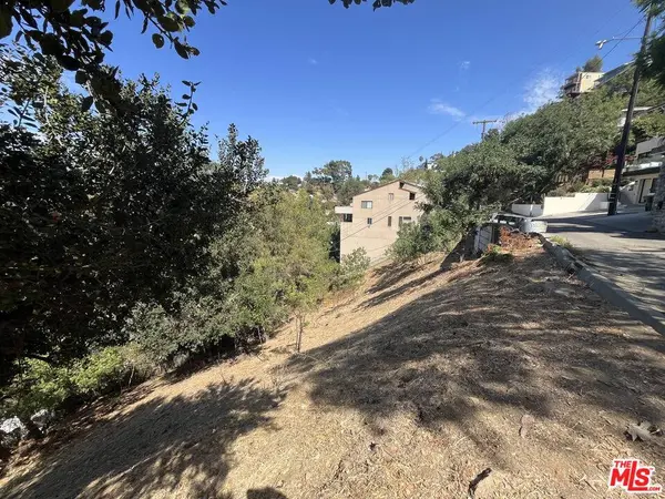 7247 W Sunnydip Trl, Los Angeles, CA 90068