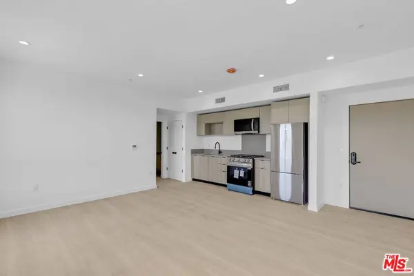 1825 N New Hampshire Ave #204, Los Angeles, CA 90027