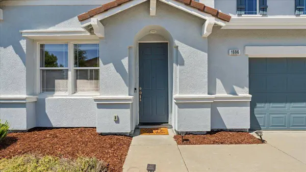 1696 Drummond LN, Lincoln, CA 95648