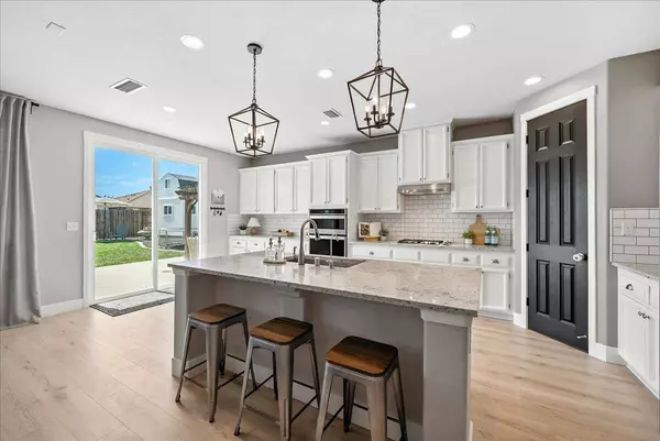 2114 Casa Dulce WAY, Plumas Lake, CA 95961