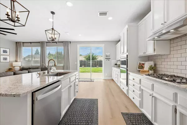 2114 Casa Dulce WAY, Plumas Lake, CA 95961