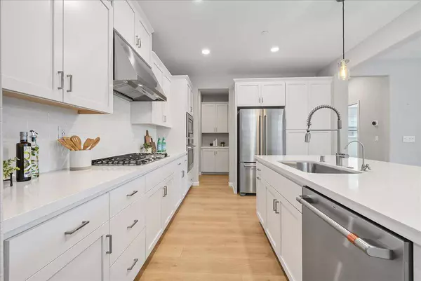 1284 Esplanade LN, Lincoln, CA 95648