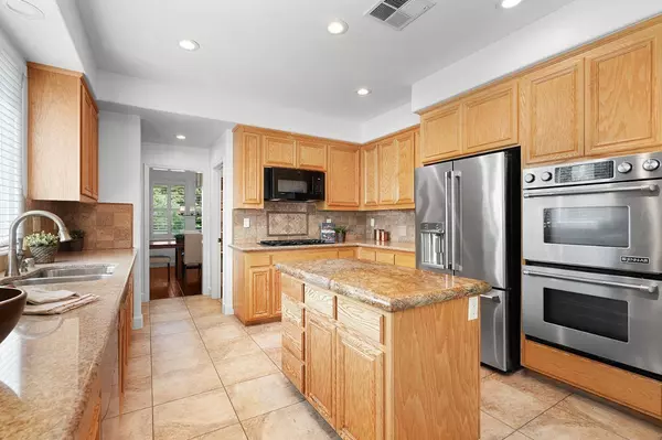 3053 Schooner DR, El Dorado Hills, CA 95762