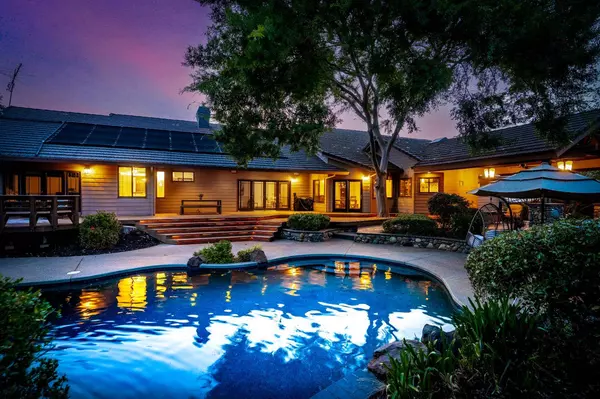 10145 Hayes DR, Newcastle, CA 95658