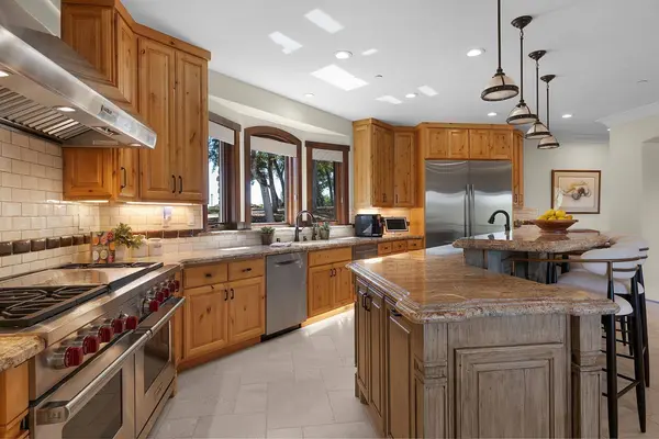 10165 Coyote Ridge CT, Auburn, CA 95602