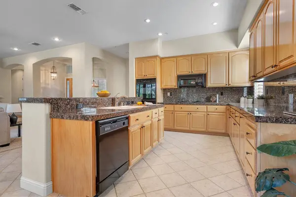 4728 Tenbury LN, Rocklin, CA 95677