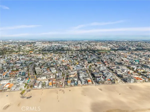 32 21st St, Hermosa Beach, CA 90254-2812