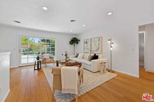 23335 Friar St, Woodland Hills, CA 91367