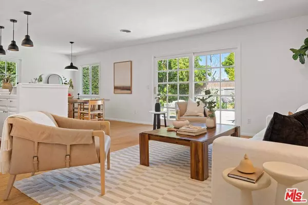 23335 Friar St, Woodland Hills, CA 91367