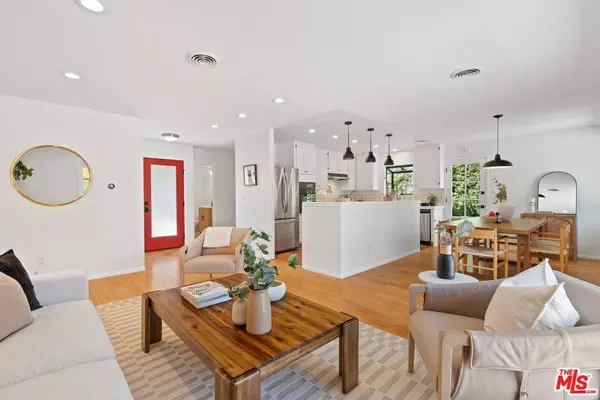 23335 Friar St, Woodland Hills, CA 91367