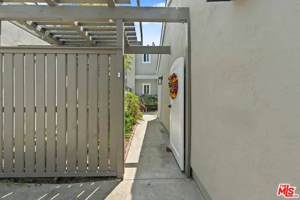 7016 Little Harbor Dr, Huntington Beach, CA 92648