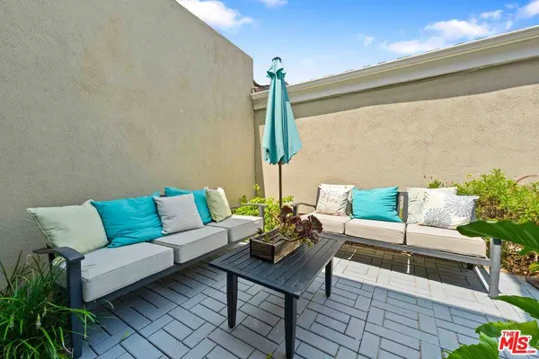 7016 Little Harbor Dr, Huntington Beach, CA 92648