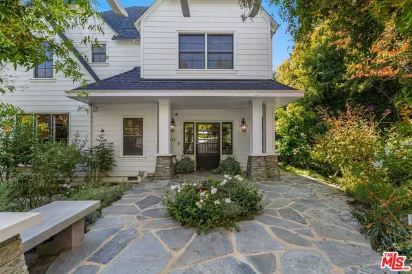 233 S Saltair Ave, Los Angeles, CA 90049