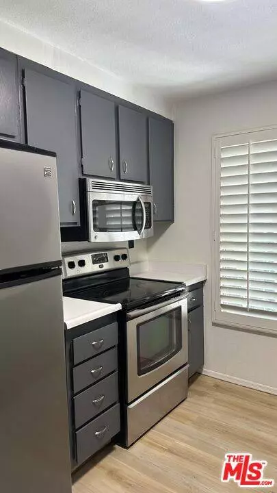 10205 Summertime Ln, Culver City, CA 90230