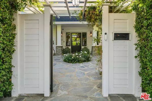 233 S Saltair Ave, Los Angeles, CA 90049