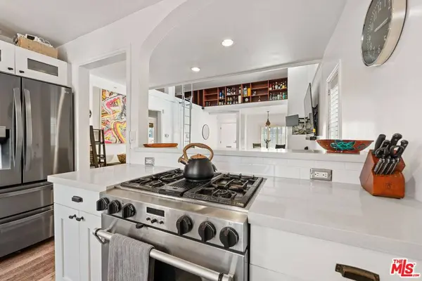 107 Clubhouse Ave, Venice, CA 90291