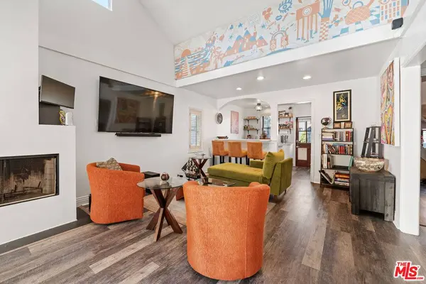 107 Clubhouse Ave, Venice, CA 90291