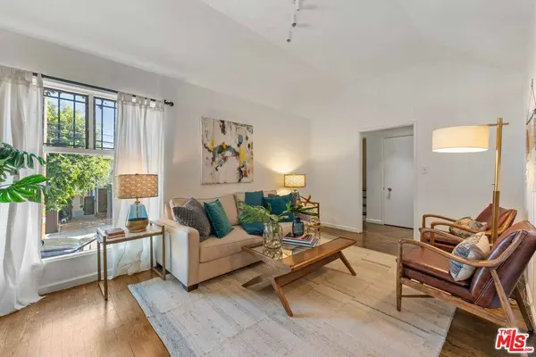 9039 Phyllis Ave, West Hollywood, CA 90069