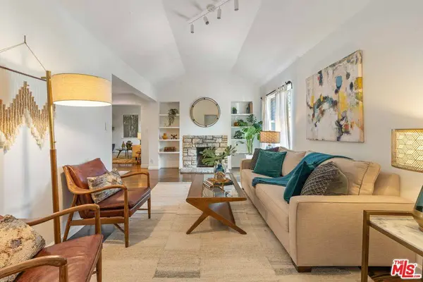 9039 Phyllis Ave, West Hollywood, CA 90069