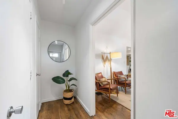 9039 Phyllis Ave, West Hollywood, CA 90069