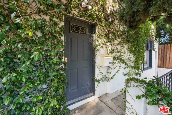 9039 Phyllis Ave, West Hollywood, CA 90069