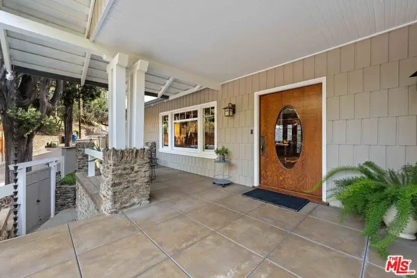 8050 Jovenita Canyon Dr, Los Angeles, CA 90046