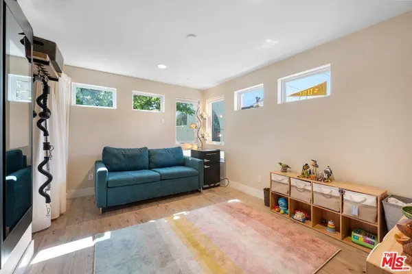 2911 W Exposition Pl #1, Los Angeles, CA 90018