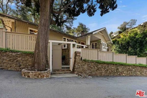 8050 Jovenita Canyon Dr, Los Angeles, CA 90046