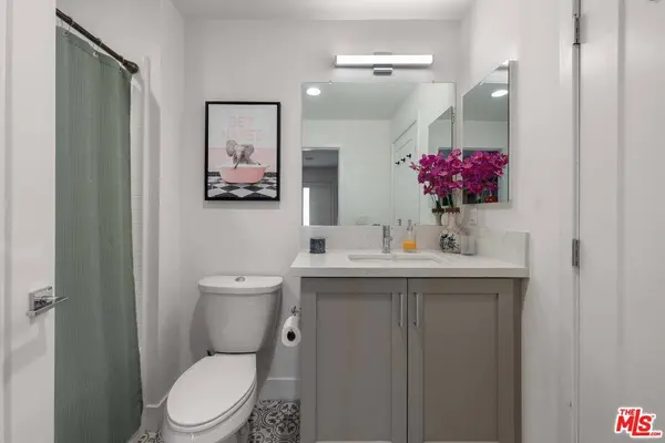 2911 W Exposition Pl #1, Los Angeles, CA 90018