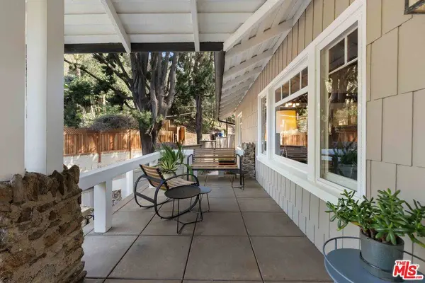 8050 Jovenita Canyon Dr, Los Angeles, CA 90046