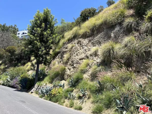 6053 Rodgerton Dr, Los Angeles, CA 90068