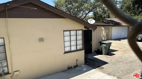 745 W Altadena Dr, Altadena, CA 91001