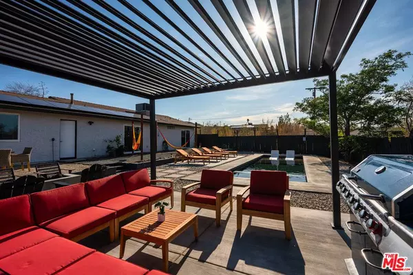 61664 Crest Circle Dr, Joshua Tree, CA 92252