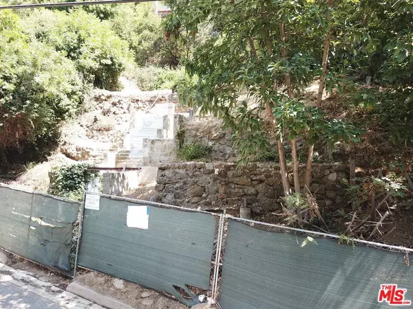 10021 Westwanda Dr, Beverly Hills, CA 90210