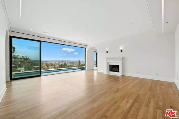 1675 Woods Dr, Los Angeles, CA 90069