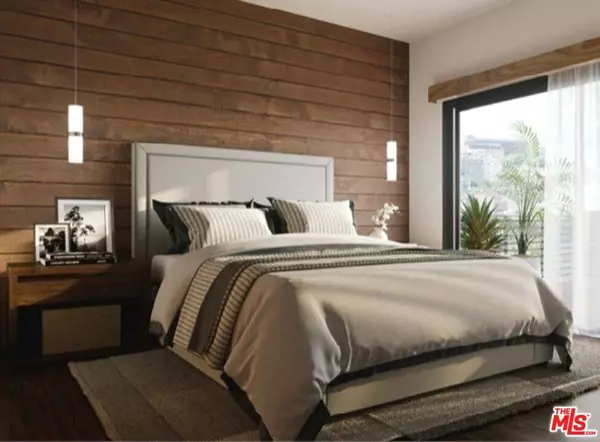 572 N Milton Ct, Los Angeles, CA 90065