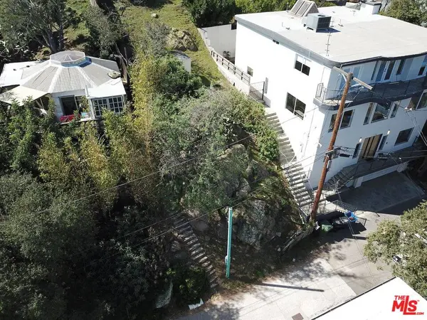 2925 N Park Center Dr, Los Angeles, CA 90068