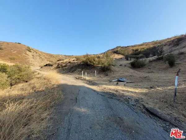 1 Canyon WAY, Agoura Hills, CA 91301